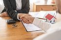 Condena al adjudicatario de la vivienda arrendada en subasta